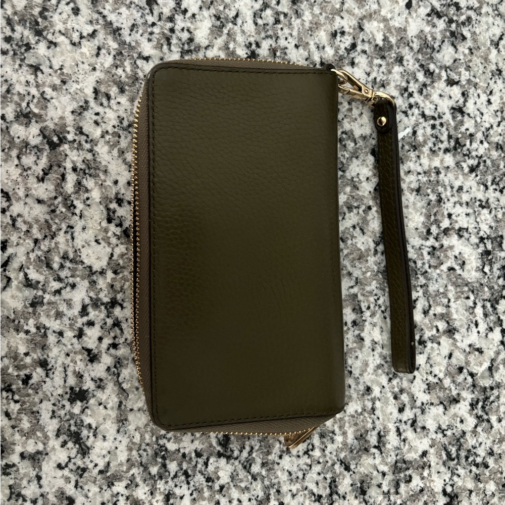 COPY - Michael Kors Backpack and Wallet - Picture 6 of 6